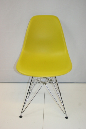 Vitra Eames DSR Plastic Chair Musterd