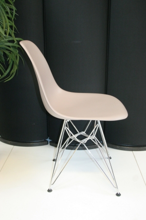 Vitra Eames DSR Plastic Chair Kiezelsteen
