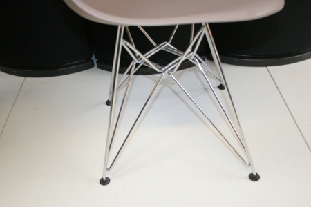 Vitra Eames DSR Plastic Chair Kiezelsteen