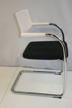 Bezoekersstoel Vitra Visavis Zwart-Wit