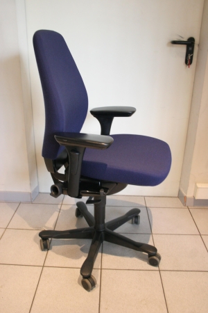 Ergonomische bureaustoel Kinnarps 9000 blauw (2e hands)
