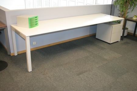 Bureau Pami 2200x800 met ladeblok in optie