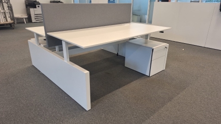 Duo workbench Ahrend Four Two