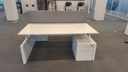 Duo workbench Ahrend Four Two