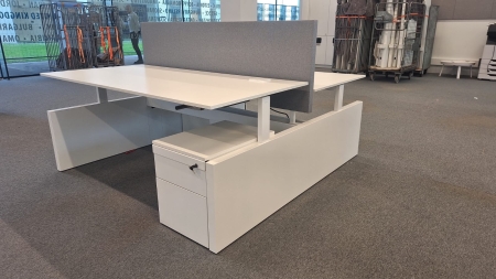 Duo workbench Ahrend Four Two