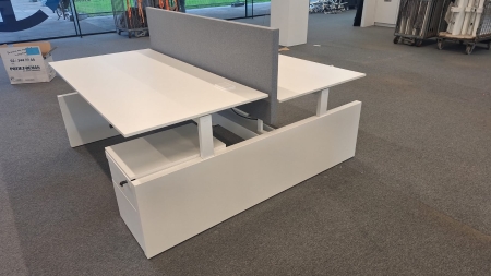 Duo workbench Ahrend Four Two