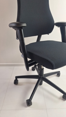 Ergonomische bureaustoel BMA Axia 2.4 (toonzaalmodel)