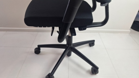 Ergonomische bureaustoel BMA Axia 2.4 (toonzaalmodel)