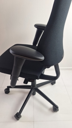 Ergonomische bureaustoel BMA Axia 2.4 (toonzaalmodel)
