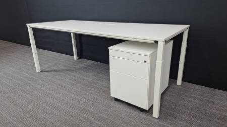 Bureau Sedus met ladenblok