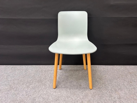 Design bezoekersstoel Vitra HAL R Wood (2e hands)
