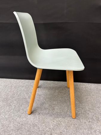 Design bezoekersstoel Vitra HAL R Wood (2e hands)