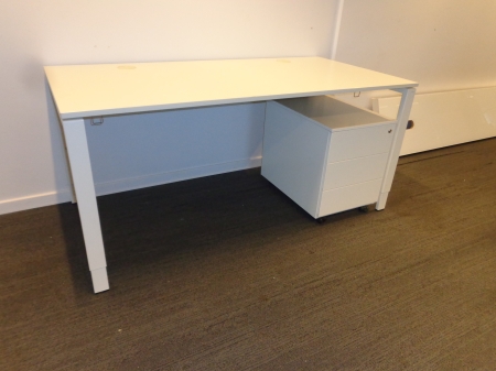 Bureau Bene 1600 x 800 wit