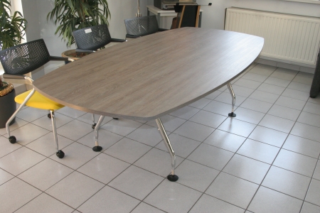 Refurbished vergadertafel Vitra AD HOC