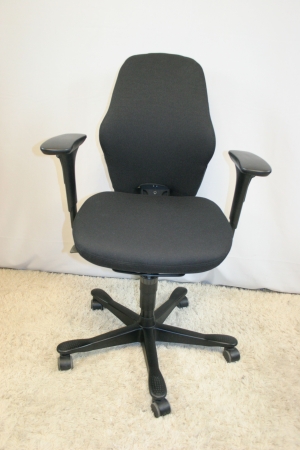 Ergonomische bureaustoel Kinnarps PLUS(6) zwart (refurbished)