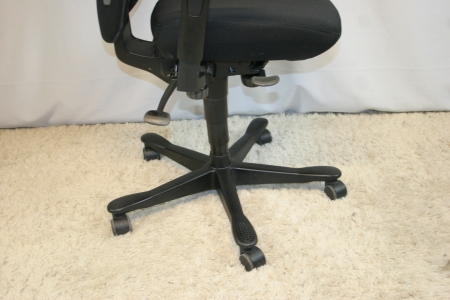 Ergonomische bureaustoel Kinnarps PLUS(6) zwart (refurbished)