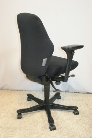 Ergonomische bureaustoel Kinnarps PLUS(6) zwart met nieuwe bekleding