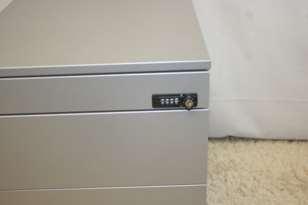 Ladenblok Steelcase alu (2e hands)