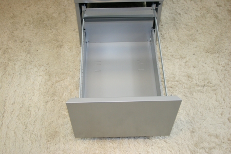 Ladenblok Steelcase alu (2e hands)