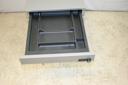 Ladenblok Steelcase alu (2e hands)