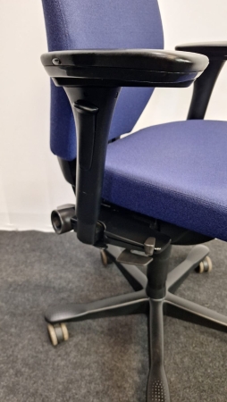 Ergonomische bureaustoel Kinnarps 9000 blauw (2e hands)