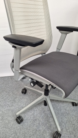 Siège de bureau ergonomique Steelcase Think