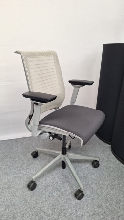 Siège de bureau ergonomique Steelcase Think