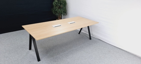 Vergadertafel Bene 2200 x 1000
