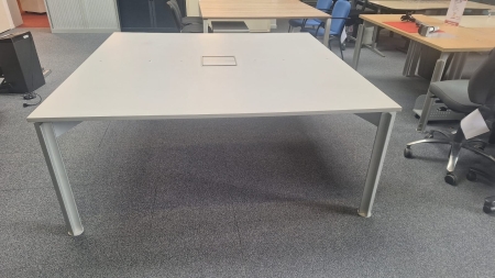 Table de conférence / workbench design BULO H2O (2ème main)