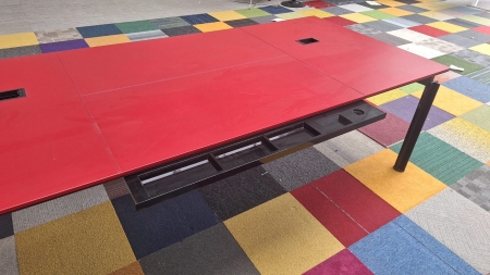 Design vergadertafel/workbench BULO H2O (2e hands)