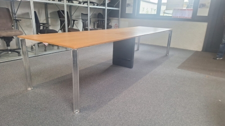 Design vergadertafel BULO H2O (2e hands)