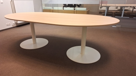 Vergadertafel GDB 2400 x 1200 lichte Eik (2e hands)