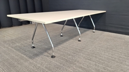 Vergadertafel Vitra AD HOC 