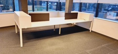 Workbench Vitra 4000 x 1600 Wit