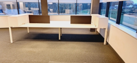 Workbench Vitra 4000 x 1600 Wit