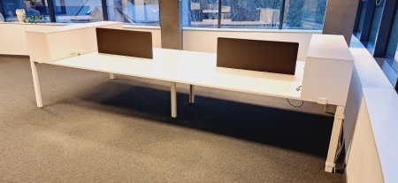 Workbench Vitra 4000 x 1600 Wit