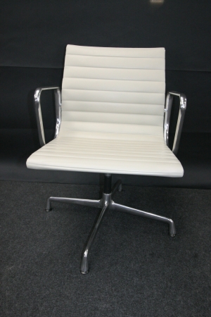 VITRA ALU CHAIR EA 108 in leder