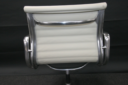 VITRA ALU CHAIR EA 108 in leder (refurbished)
