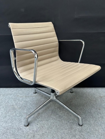VITRA ALU CHAIR EA 108 in leder (refurbished)