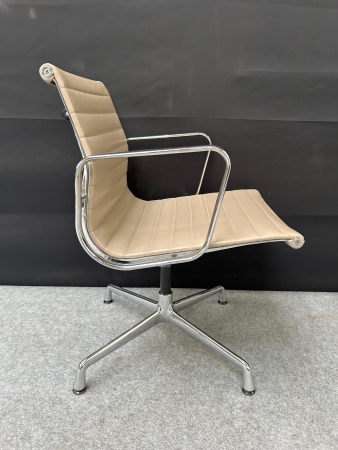 VITRA ALU CHAIR EA 108 in leder (refurbished)