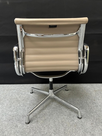 VITRA ALU CHAIR EA 108 in leder (refurbished)