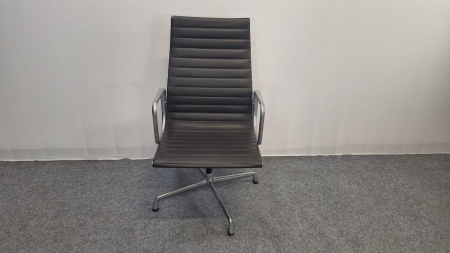 VITRA ALU CHAIR EA 112 en cuir (2ème main)