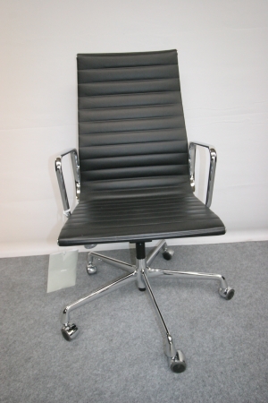 VITRA ALU CHAIR EA 119 in leder (NIEUW)