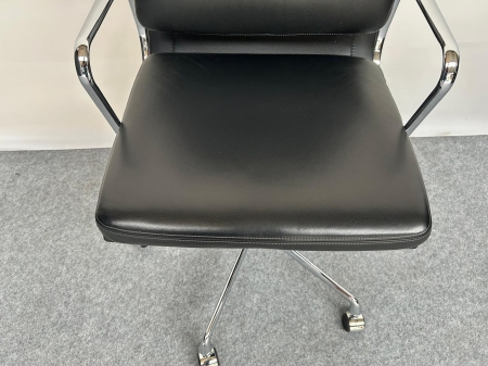 VITRA SOFT PAD CHAIR EA 219 (Nieuw)