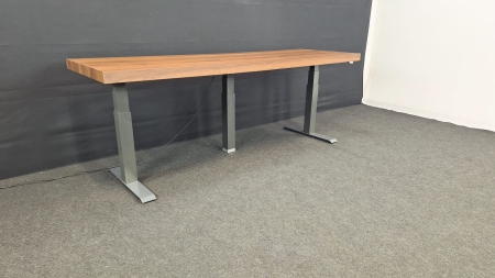 Bureau coin électrique assis/debout Vitra