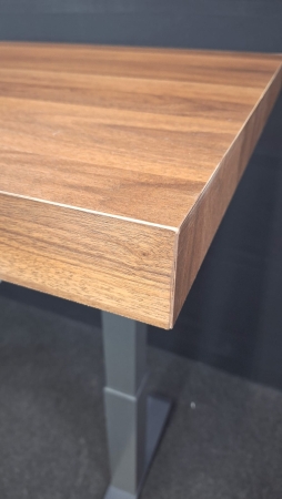 Bureau coin électrique assis/debout Vitra