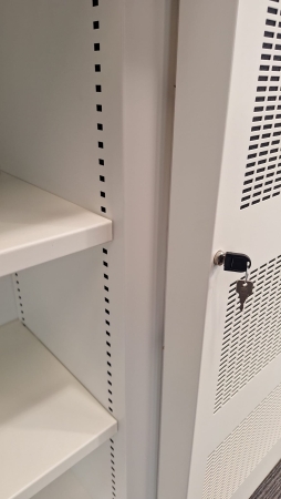 Akoestische schuifdeurkast Robberechts (2e hands)