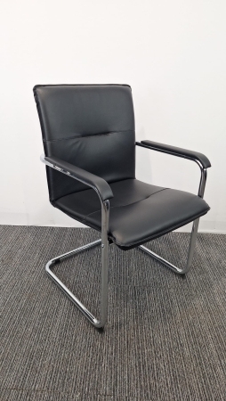 Luxe lederen bezoekersstoel GDB (2e hands)