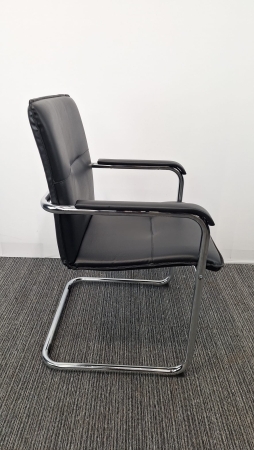 Luxe lederen bezoekersstoel GDB (2e hands)