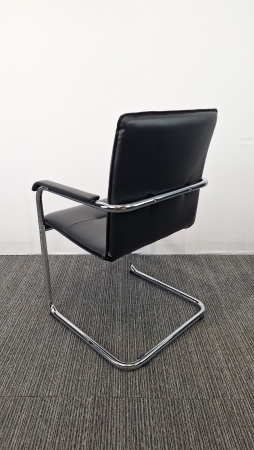 Luxe lederen bezoekersstoel GDB (2e hands)